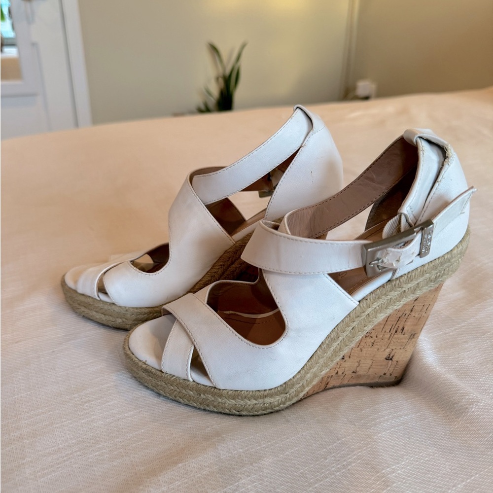 White wedges